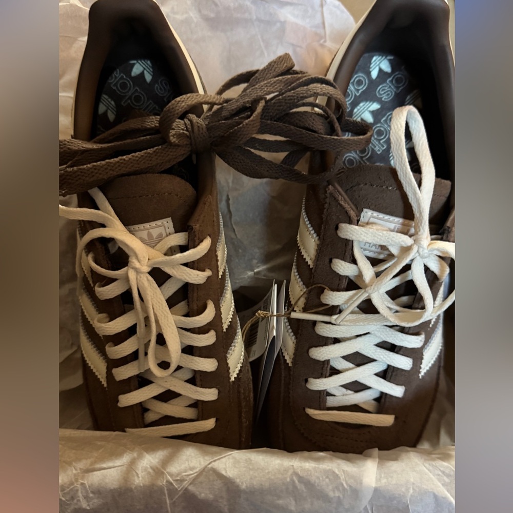 Adidas handball Spezial Earth Strat Gum
Size: US 8.5 W / New / - Picture 3 of 7